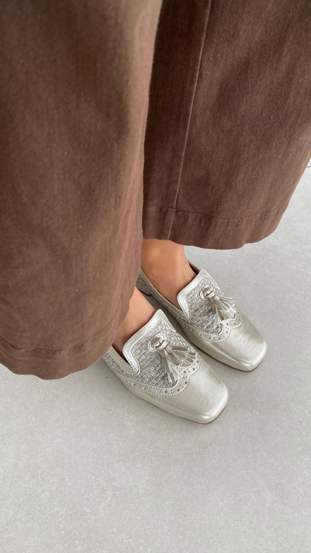 Mocasines para mujer hechos en Costa Rica. Diseño cómodo, elegante y versátil para uso diario con envío nacional e internacional.