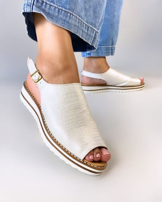 Sandalias para mujer diseñadas en Costa Rica. Estilos cómodos, modernos y versátiles con envío a todo Costa Rica e internacional.
