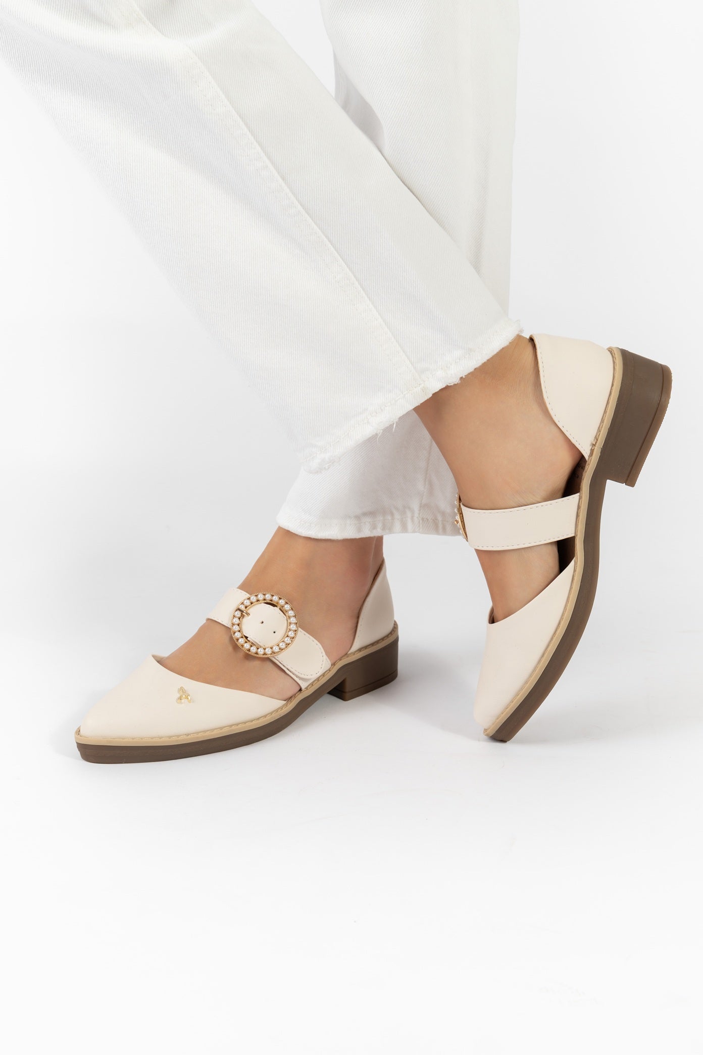 Mary Jane Cut-Out Hebilla Beige