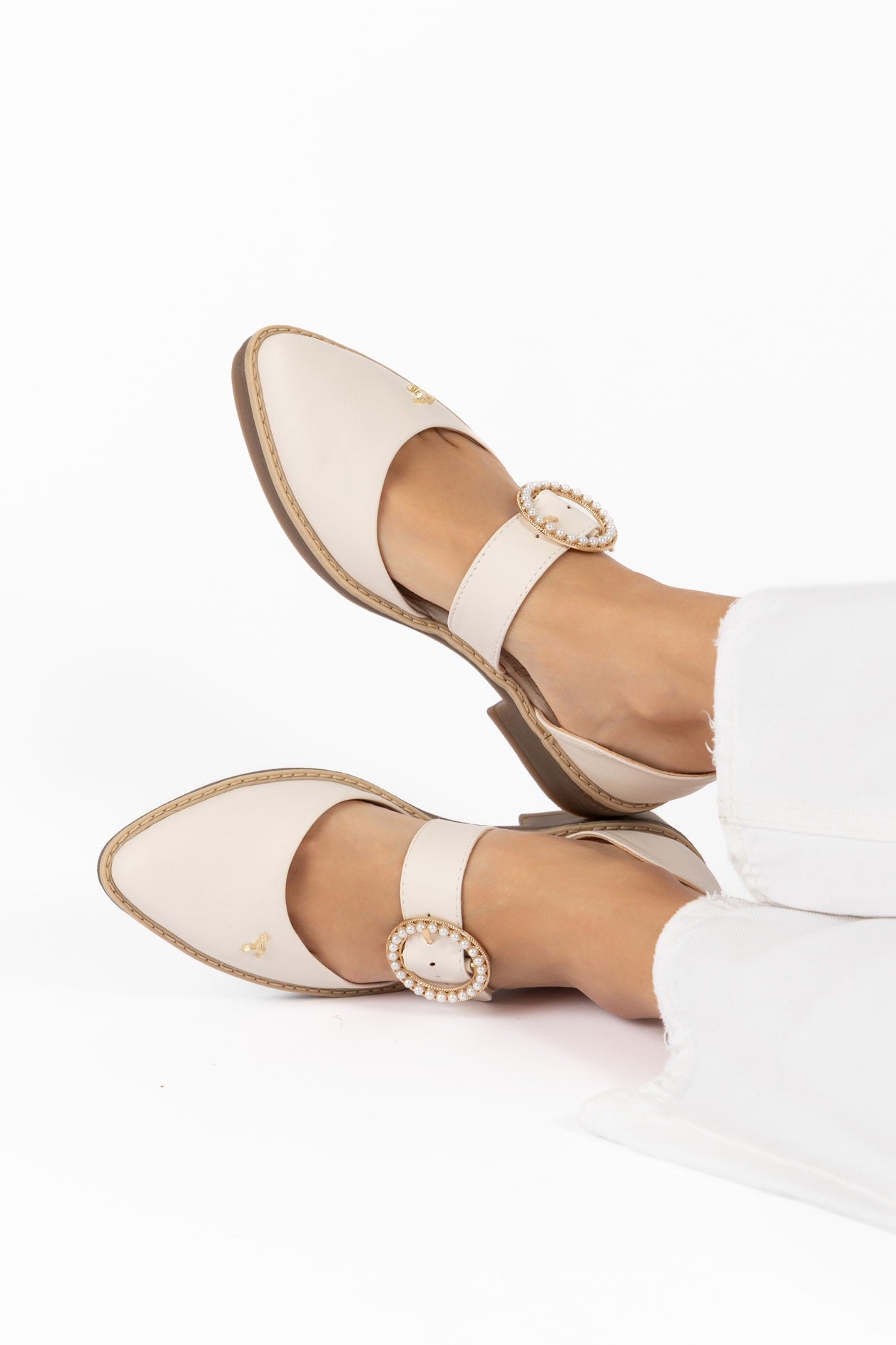 Mocasines para mujer hechos en Costa Rica. Diseño cómodo, elegante y versátil para uso diario con envío nacional e internacional.