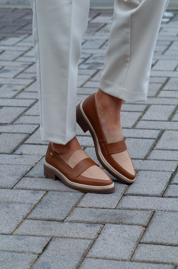 Mocasín Antifaz Clásico Almendra