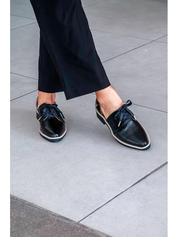 Plain Black Cut-Out Derby