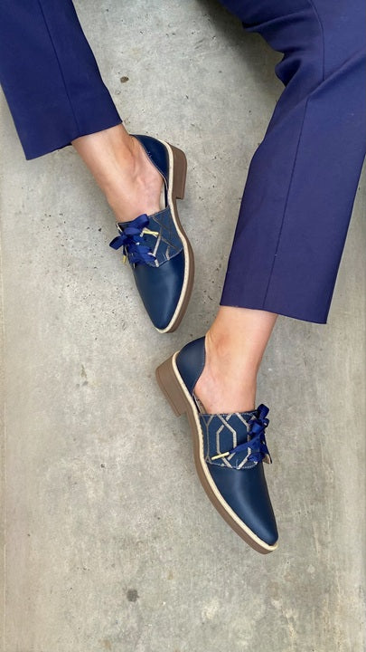 Cut-Out Derby Azul