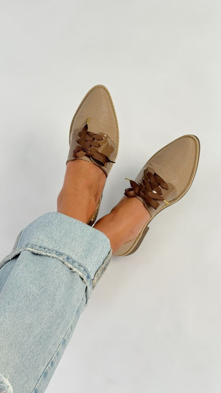 Cut-Out Derby Ostion