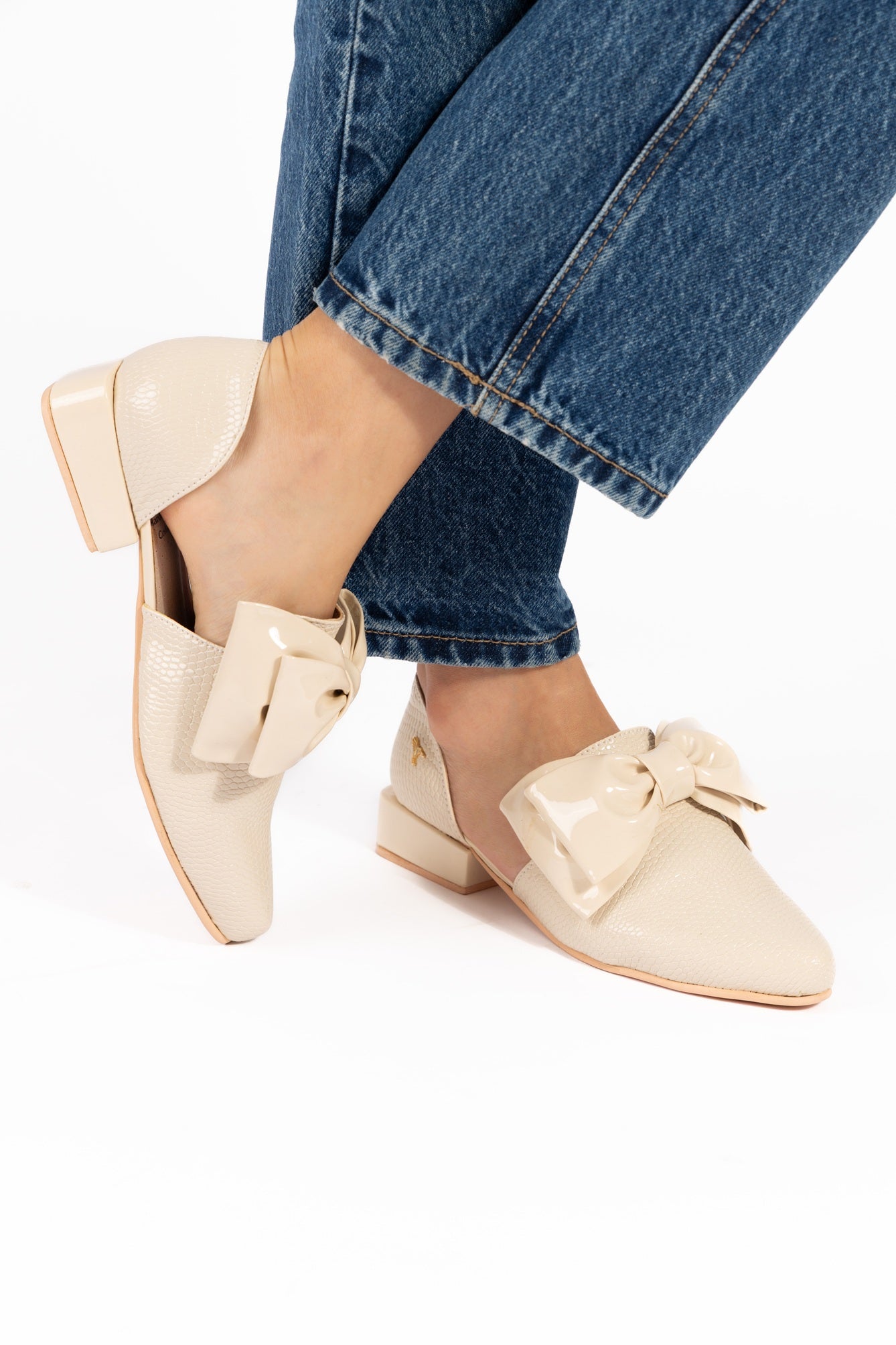 Dodoma Miga Cut-Out Detail Loafer