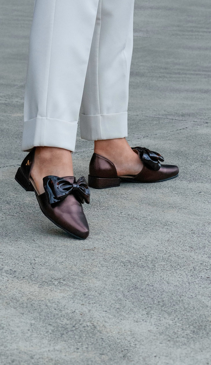 Mocasín Lazo con Detalles Cut-Out Metal-Moka