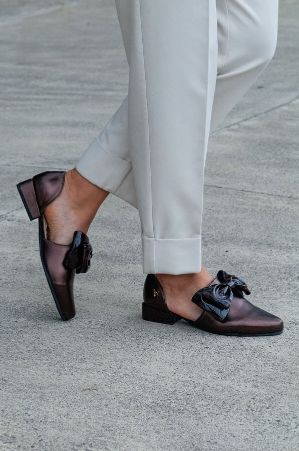 Mocasín Lazo con Detalles Cut-Out Metal-Moka