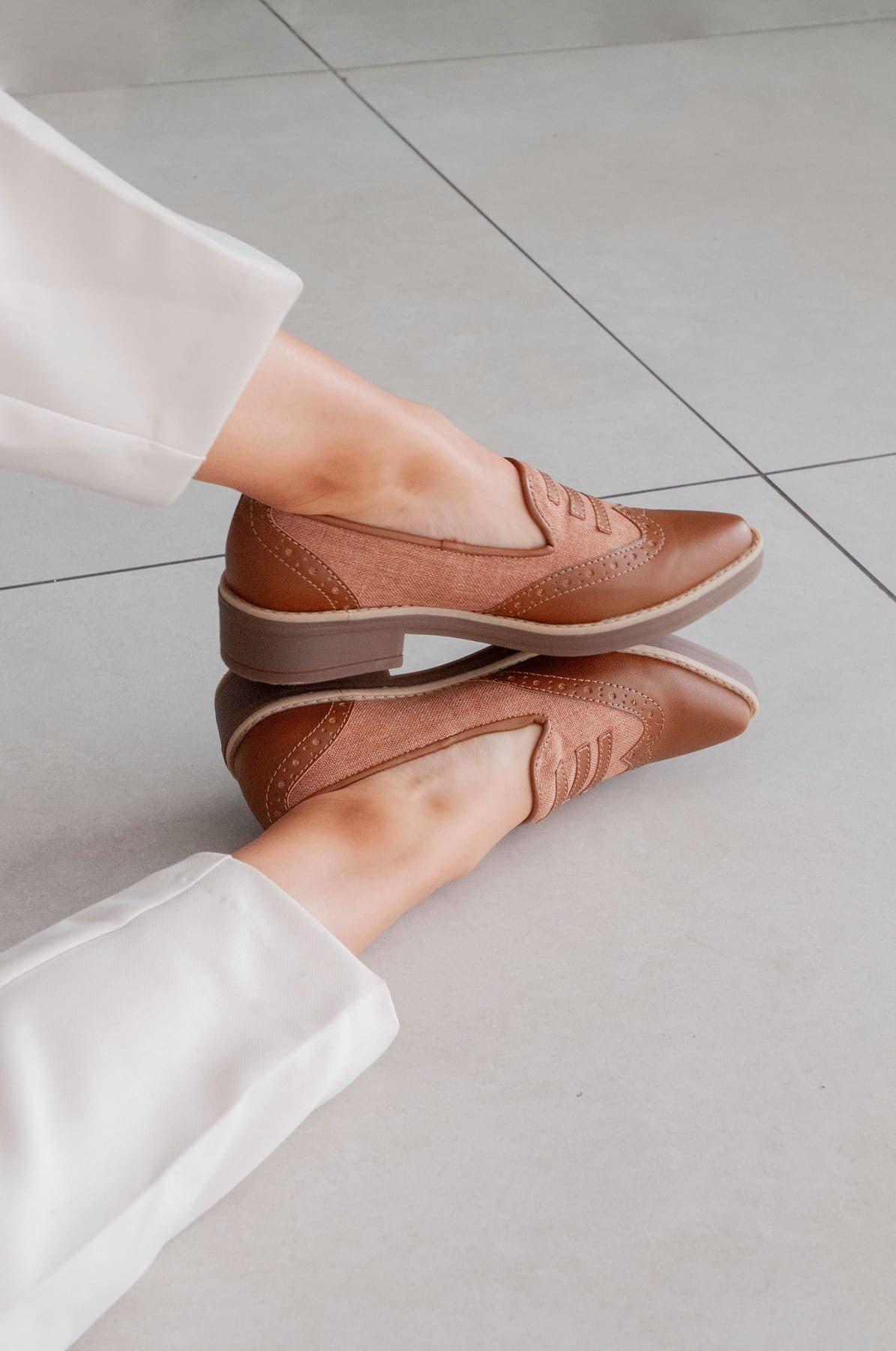 Mocasín con Detalle Grafico Camel