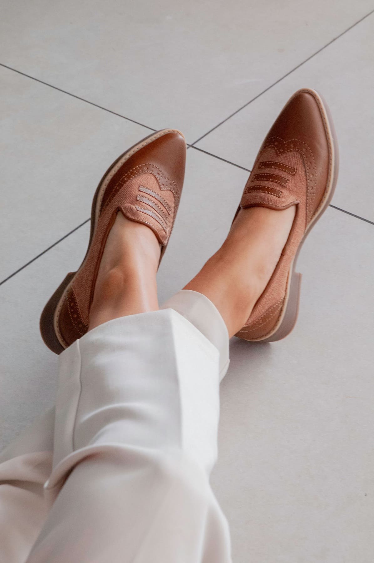 Mocasín con Detalle Grafico Camel