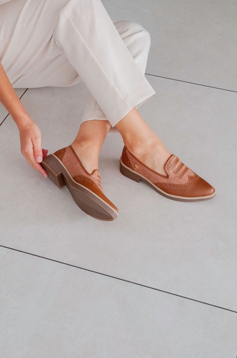 Mocasín con Detalle Grafico Camel
