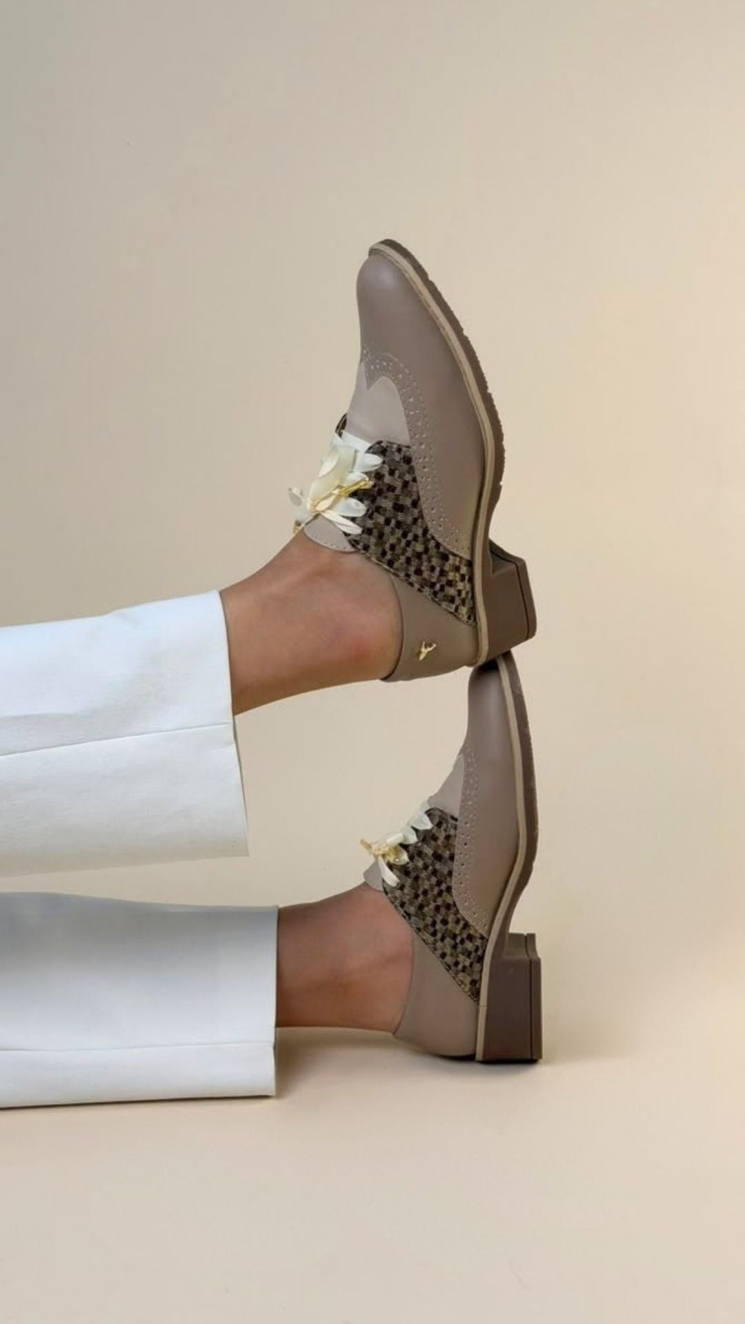 Derby Wingtip Round Toe Camel