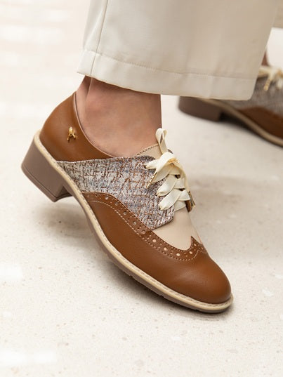 Derby Wingtip Punta Redonda Camel