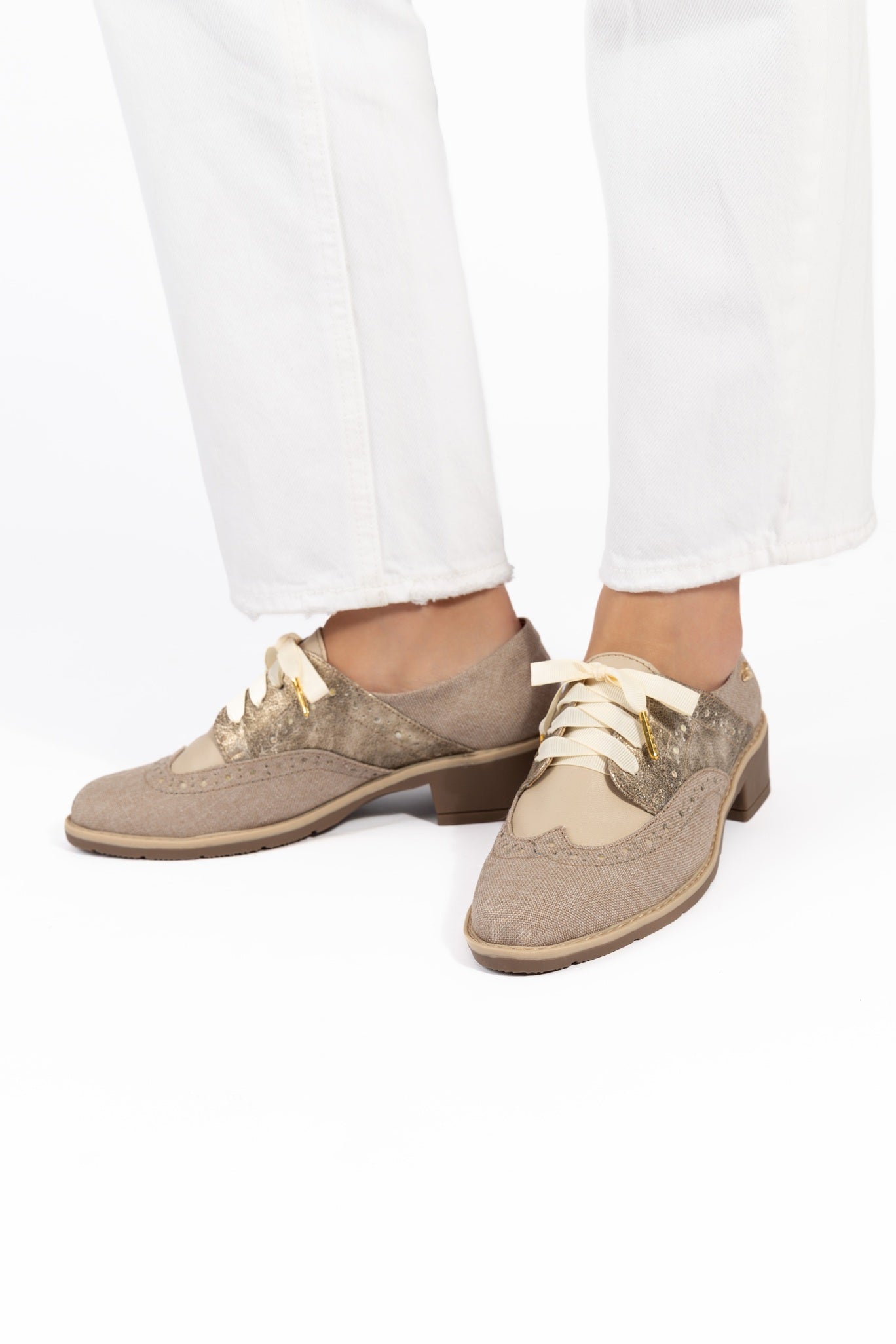 Derby Wingtip Punta Redonda Curri Crudo