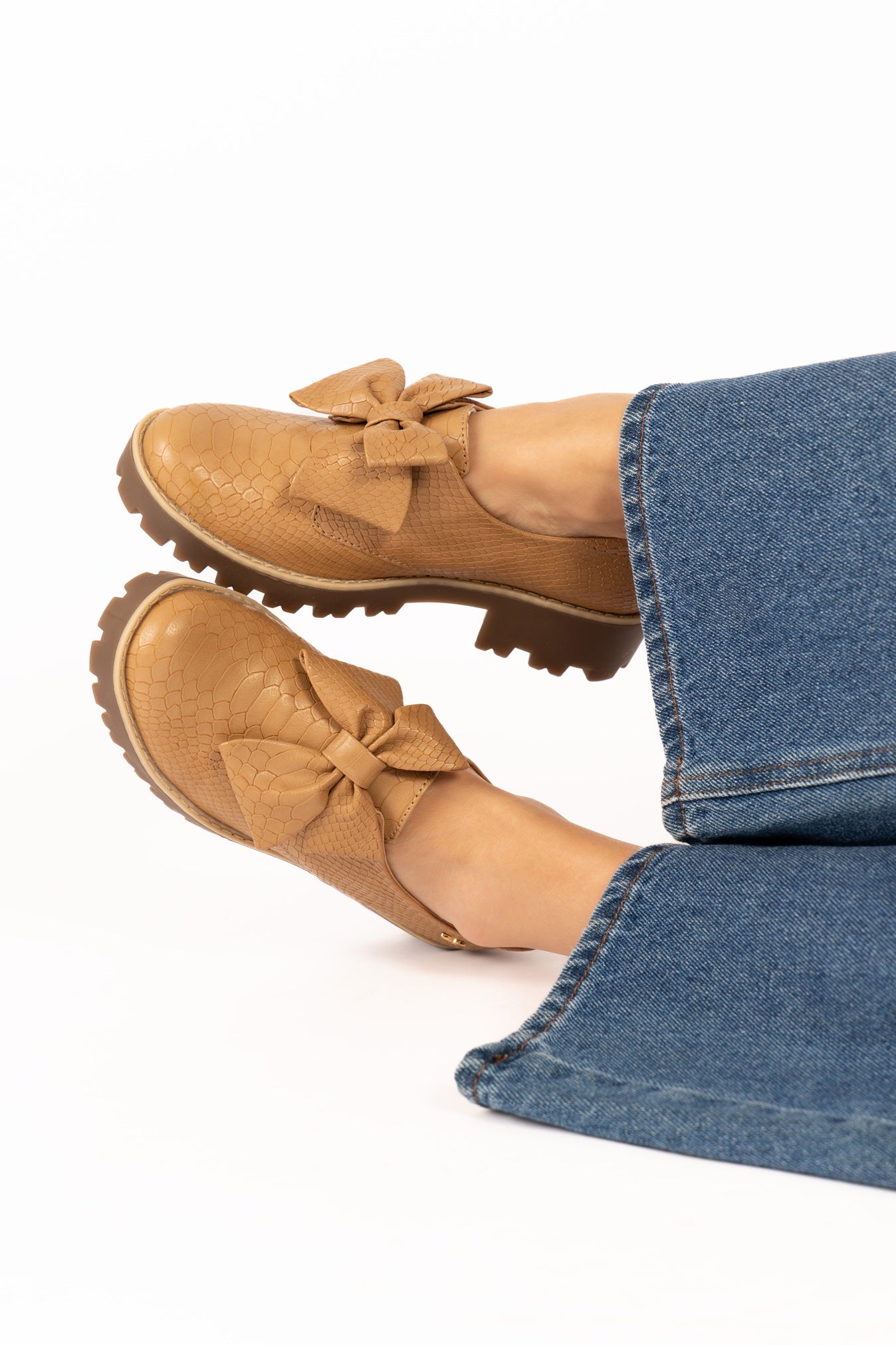 Mocasines para mujer hechos en Costa Rica. Diseño cómodo, elegante y versátil para uso diario con envío nacional e internacional.