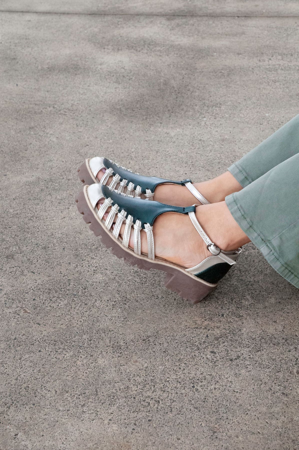 Sandalia Estilo Fisherman Metalico Malaquita