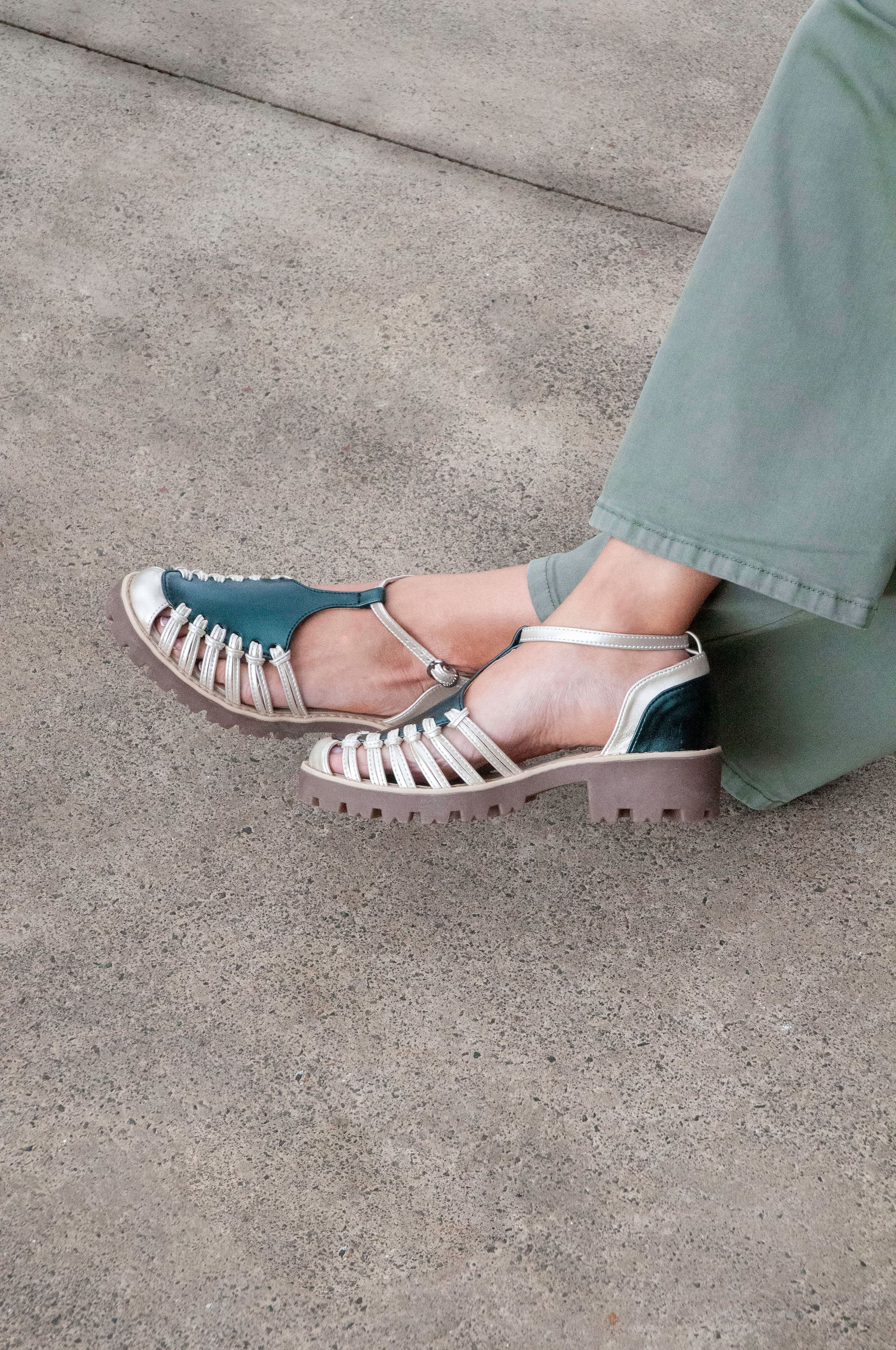 Sandalia Estilo Fisherman Metalico Malaquita