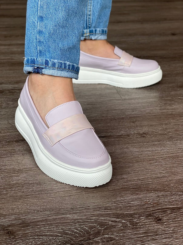 Mocasines para mujer hechos en Costa Rica. Diseño cómodo, elegante y versátil para uso diario con envío nacional e internacional.
