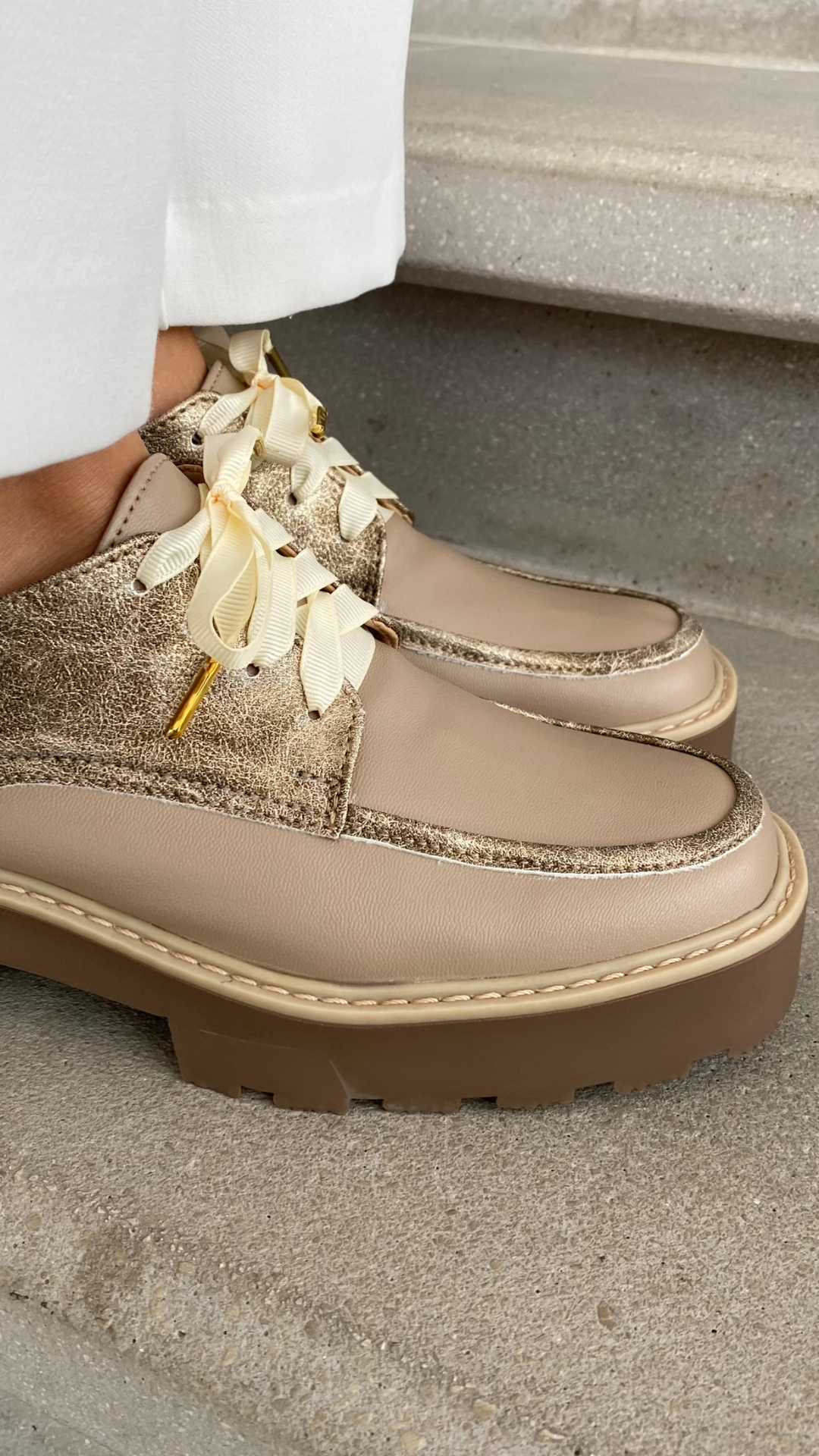 Oyster Square-Toe Derby