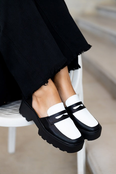 Mocasines para mujer hechos en Costa Rica. Diseño cómodo, elegante y versátil para uso diario con envío nacional e internacional.