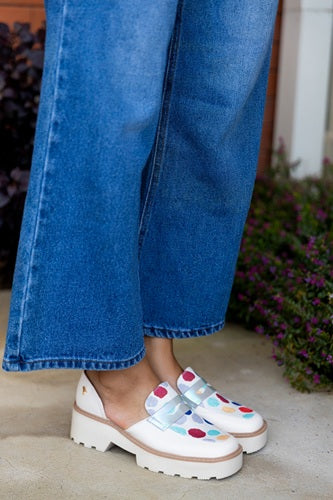 Mocasines para mujer hechos en Costa Rica. Diseño cómodo, elegante y versátil para uso diario con envío nacional e internacional.