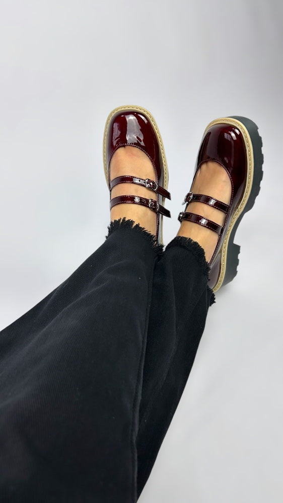 Mary jane y flats para mujer diseñados y hechos en Costa Rica. Calzado cómodo, femenino y versátil con envío a todo Costa Rica e internacional.