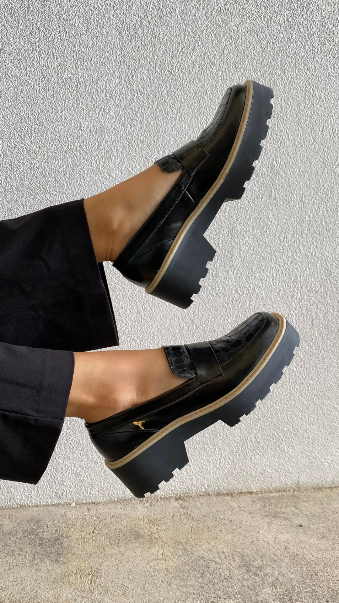Mocasines para mujer hechos en Costa Rica. Diseño cómodo, elegante y versátil para uso diario con envío nacional e internacional.