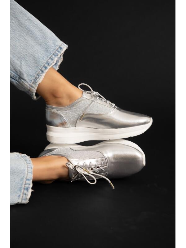 Sneaker Glow Plata