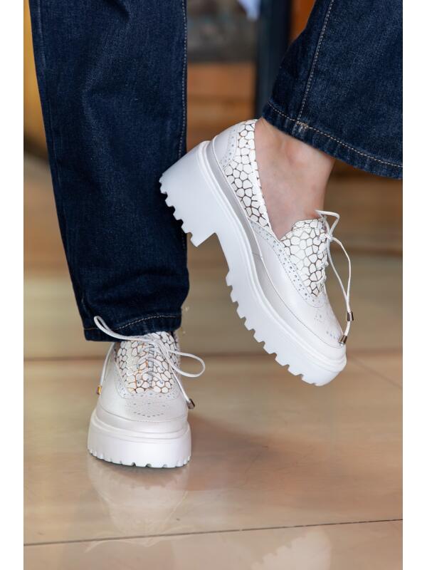 Mocasín Contemporaneo con Plataforma Blanco Ostra