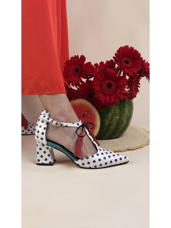 Tacon Con Borlas Decorativas Blanco