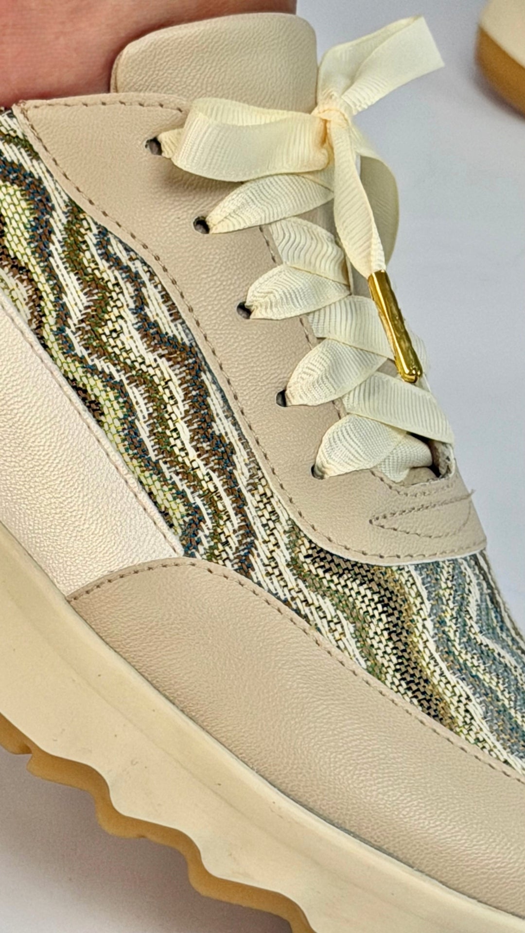 Tenis Urbanos Beige
