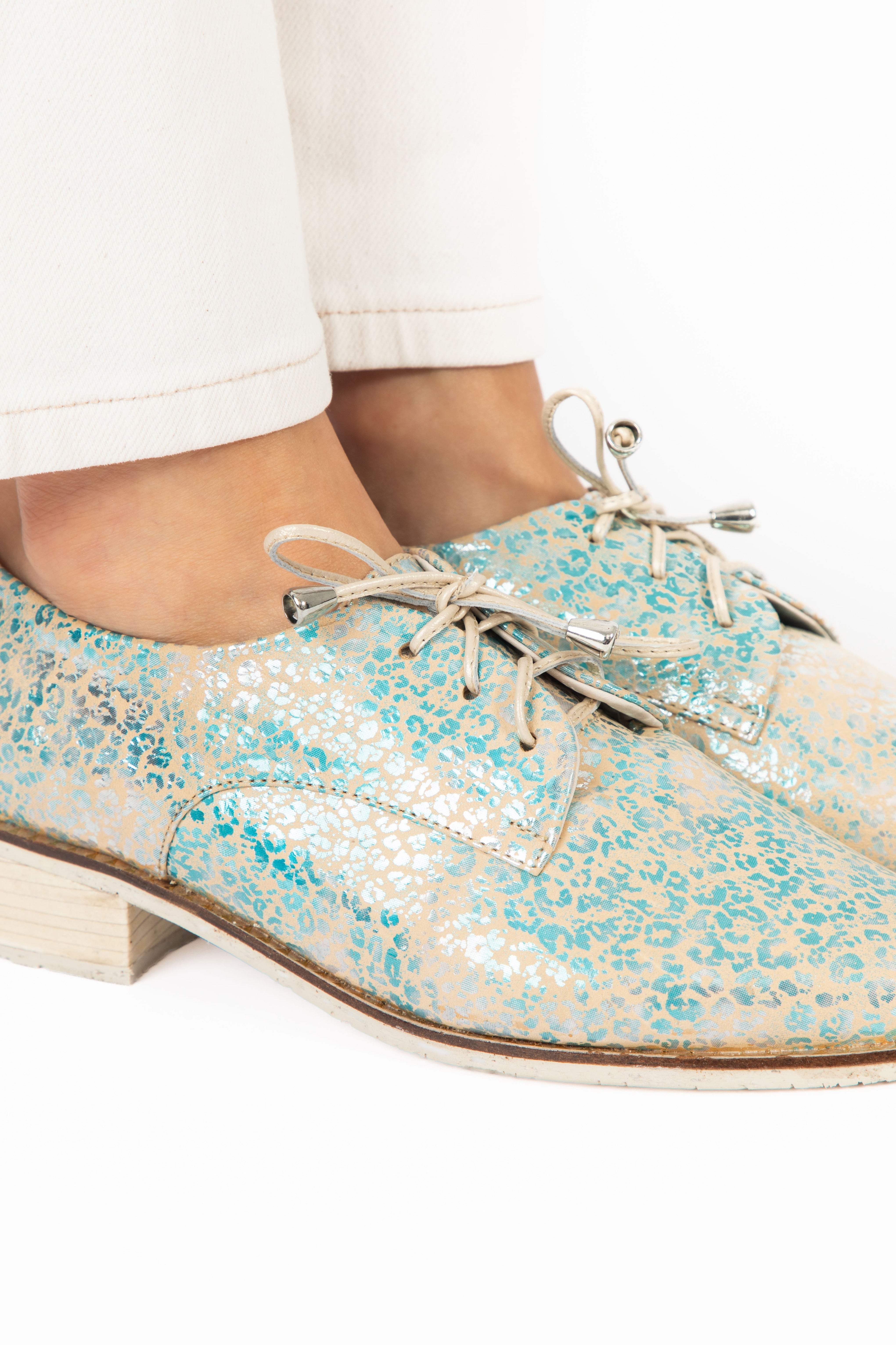 Turquoise Pointed Classic Derby