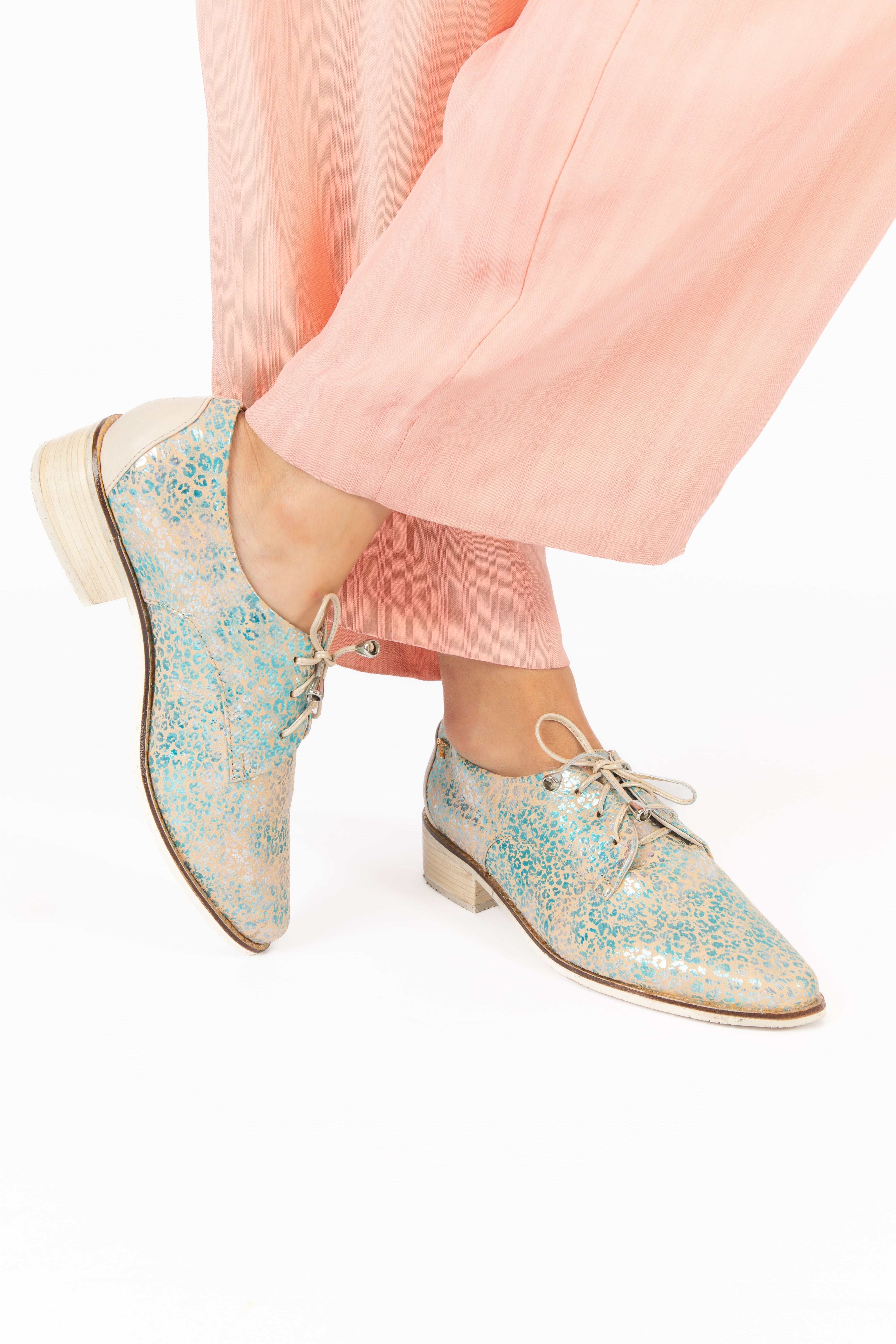 Turquoise Pointed Classic Derby