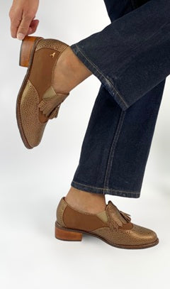 Mocasín Wingtip con Pompones Crazy Miel