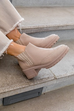 Botin Chelsea Wingtip Punta Redonda Beige
