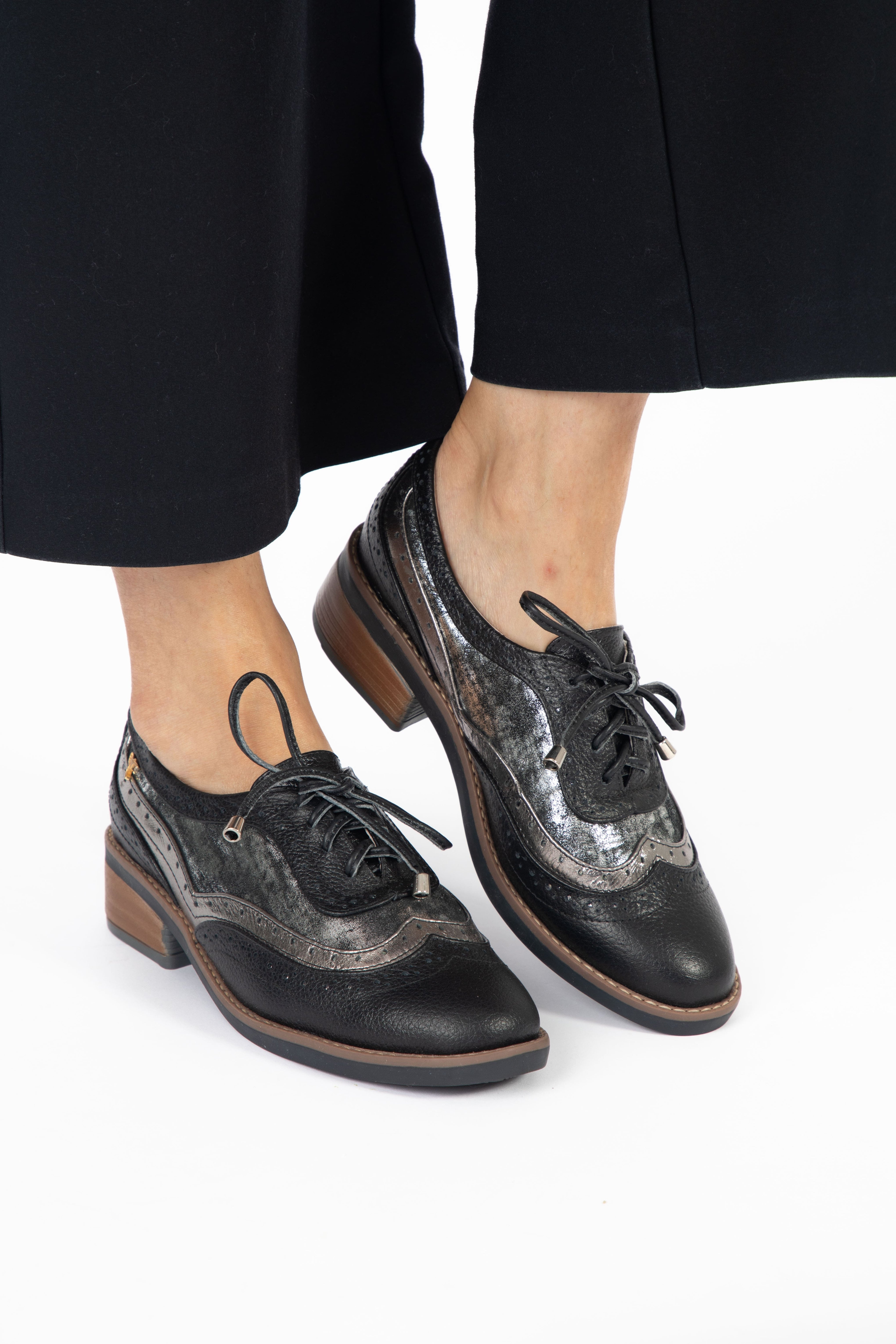 Oxford Ta Negro Liso Black And White