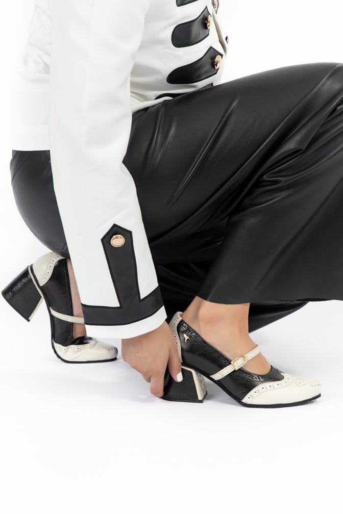 Tacón Negro Liso Black And White