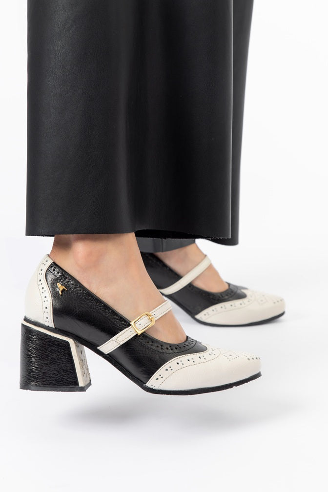 Tacón Negro Liso Black And White