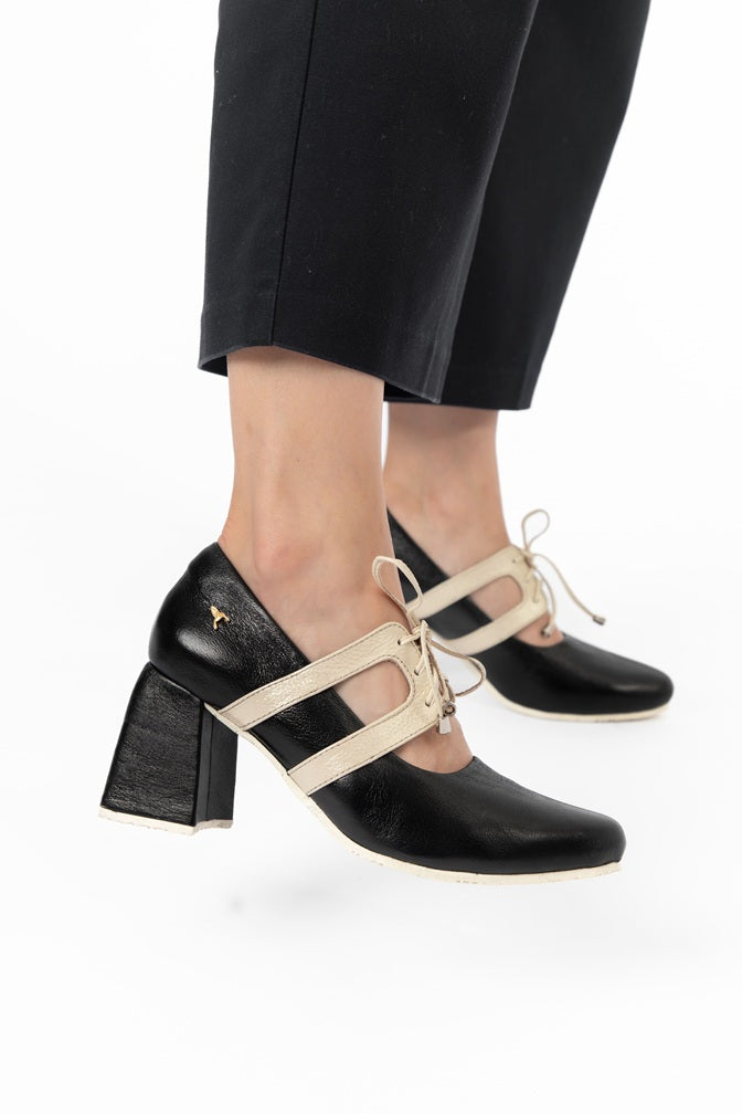 Tacón Negro Black And White