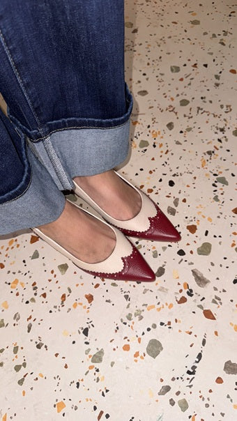 Pump con Punta Wingtip Vino