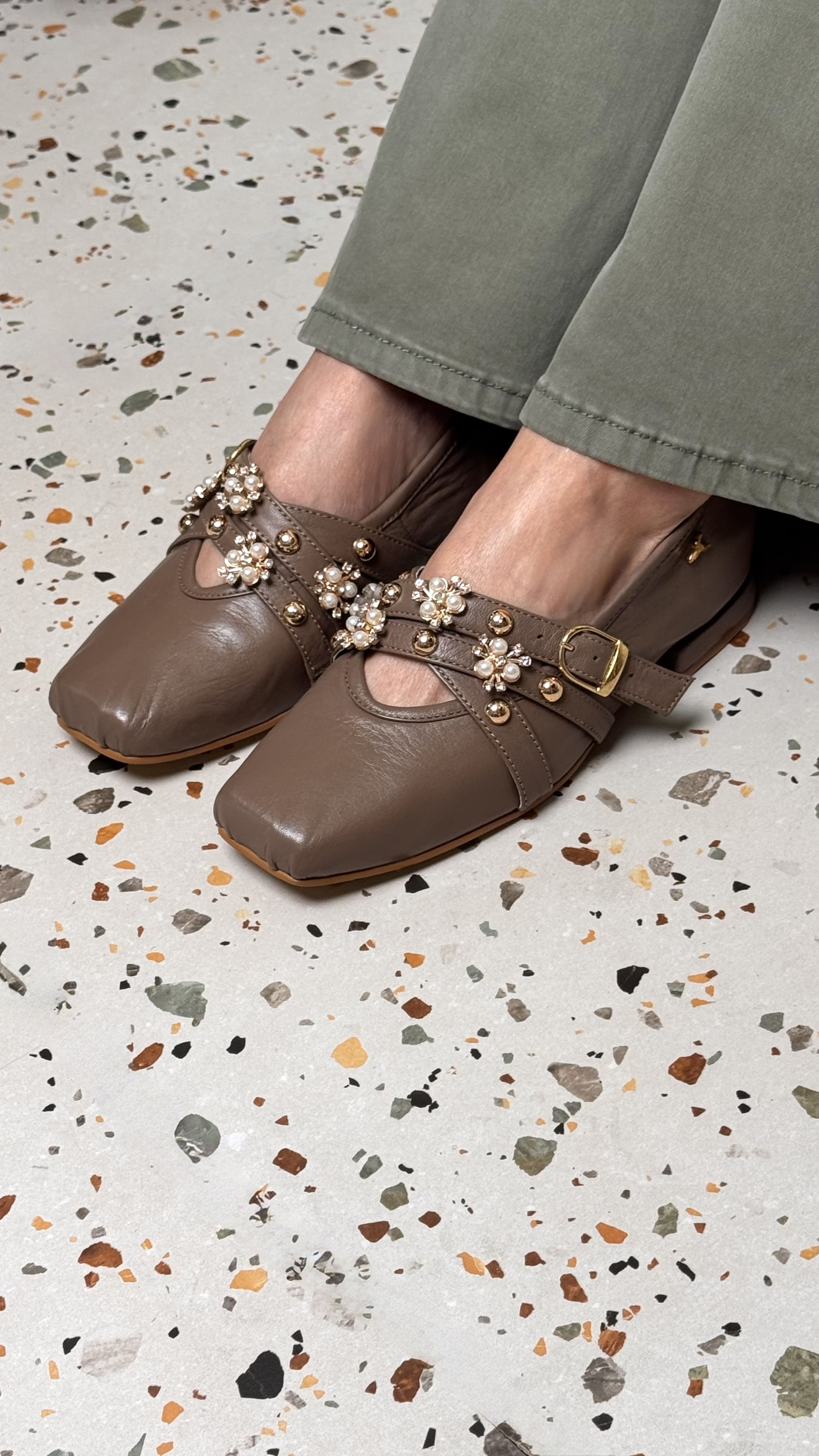 Flat Joya Taupe