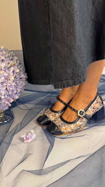 Mary jane y flats de cuero para mujer diseñados y hechos en Costa Rica. Calzado cómodo, femenino y versátil con envío a todo Costa Rica e internacional.