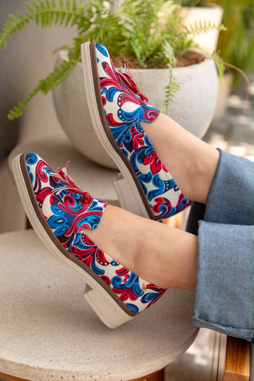 Mocasín Tipo Slipper con Pompones By Yaho & El Canto